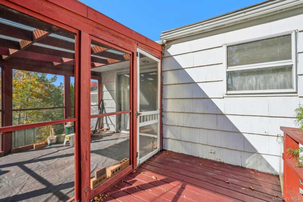 71 Dora Lane, New Rochelle, NY 10804 - Photo 35 of 41