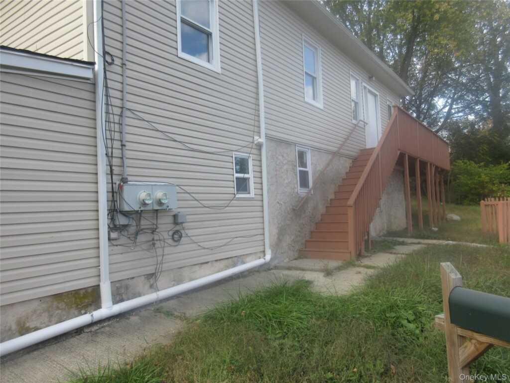 122 Liberty Drive, Stony Point, NY 10980 - Photo 2 of 32