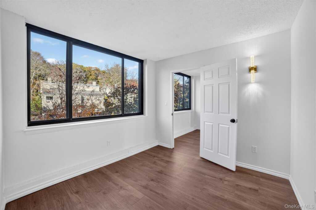 25 Rockledge Avenue, Unit #410W, White Plains, NY 10601 - Photo 30 of 38