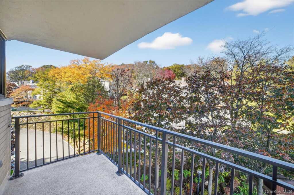 25 Rockledge Avenue, Unit #410W, White Plains, NY 10601 - Photo 31 of 38