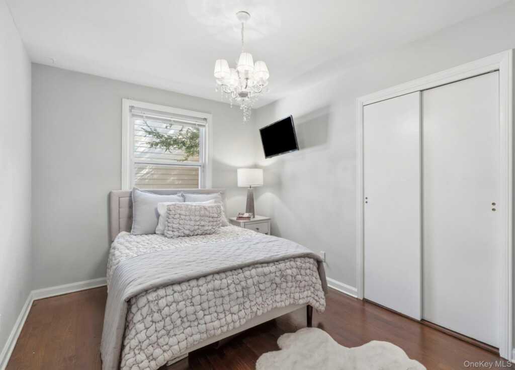 52 Rogers Drive, New Rochelle, NY 10804 - Photo 14 of 25