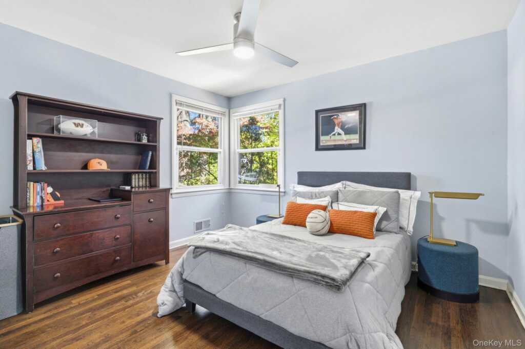 52 Rogers Drive, New Rochelle, NY 10804 - Photo 15 of 25