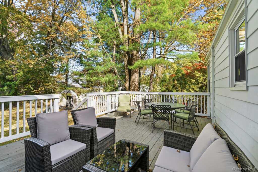 52 Rogers Drive, New Rochelle, NY 10804 - Photo 20 of 25