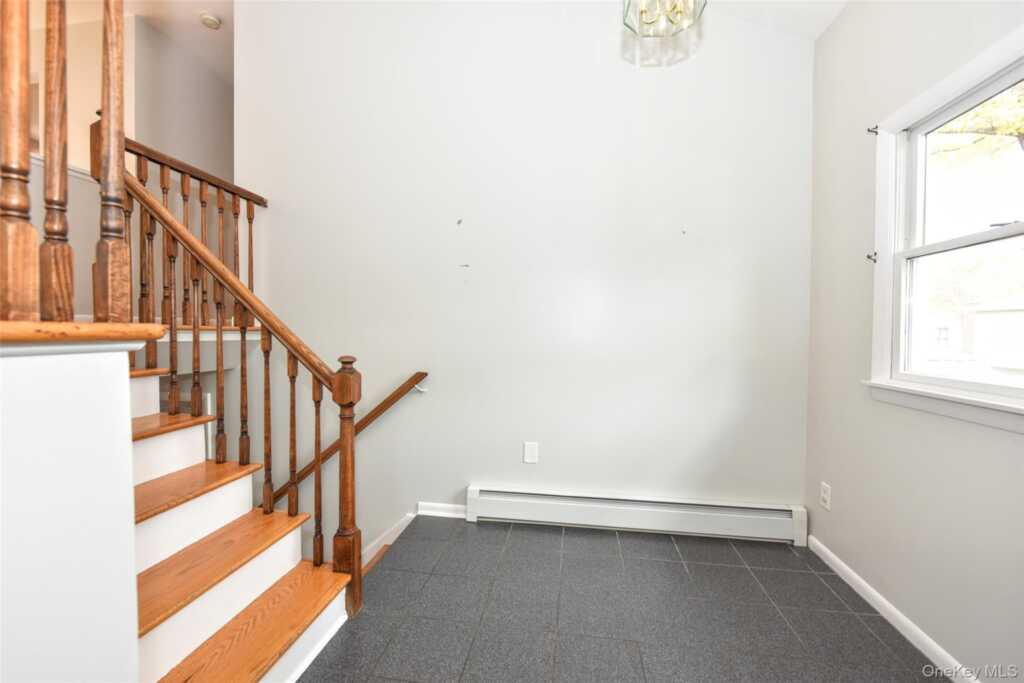 33 Hillcrest Road, Suffern, NY 10901 - Photo 3 of 39