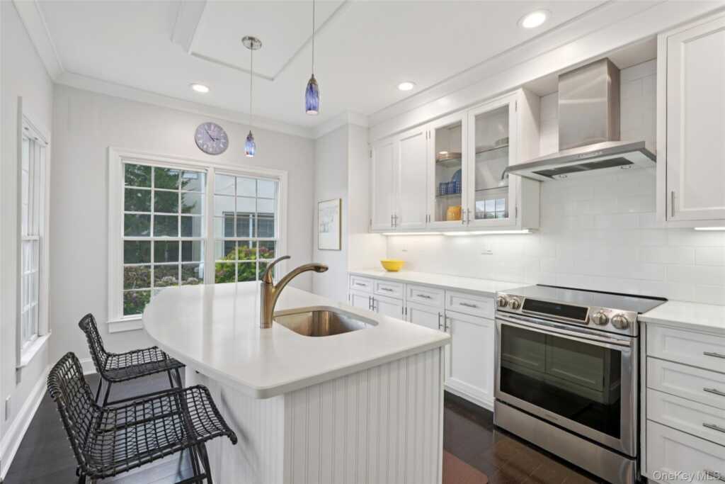 15 Arrowwood Circle, Rye, NY 10573 - Photo 10 of 31