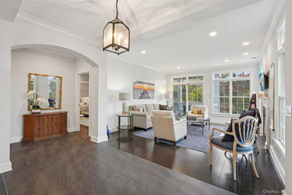 15 Arrowwood Circle, Rye, NY 10573 - Photo 3 of 31