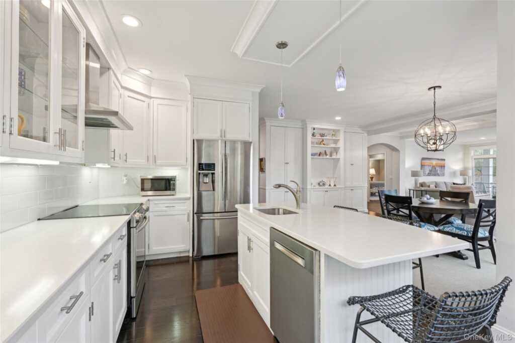 15 Arrowwood Circle, Rye, NY 10573 - Photo 9 of 31