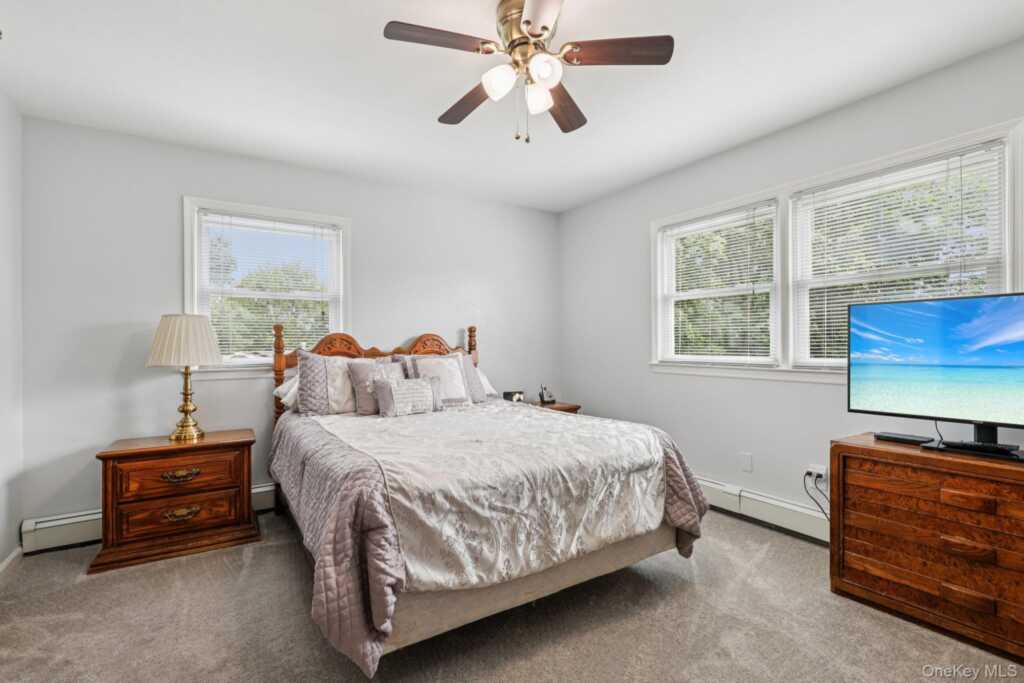 118 Standish Drive, Pearl River, NY 10965 - Photo 12 of 38