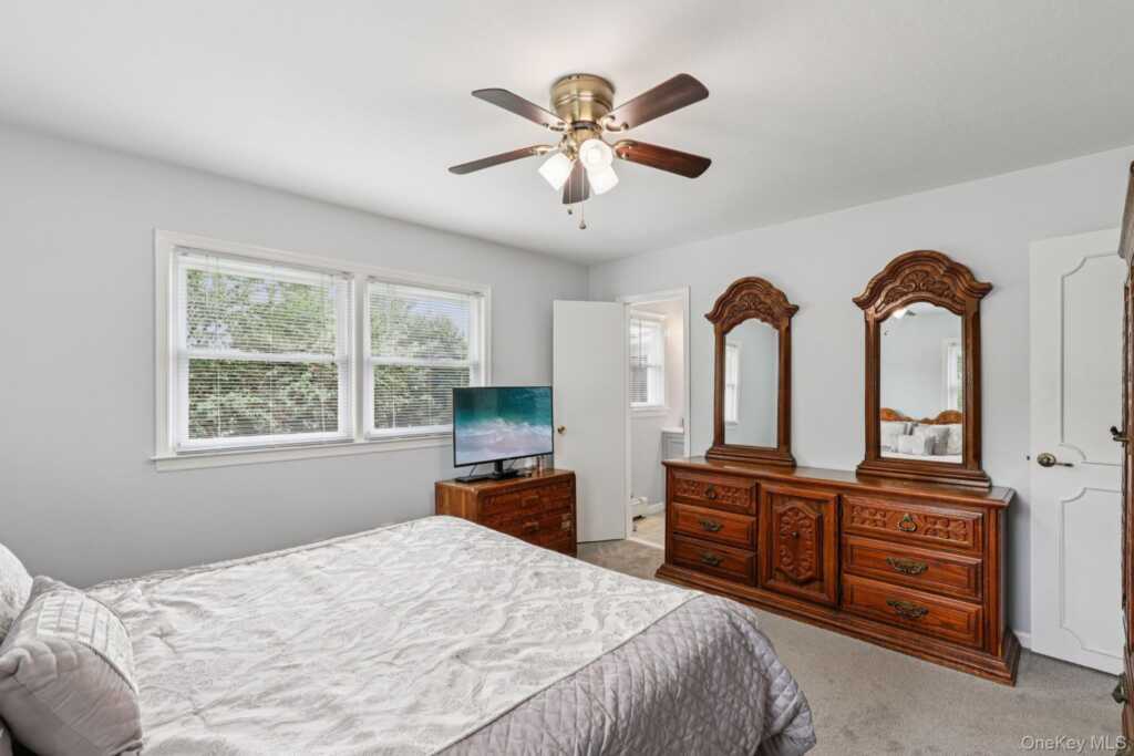 118 Standish Drive, Pearl River, NY 10965 - Photo 13 of 38