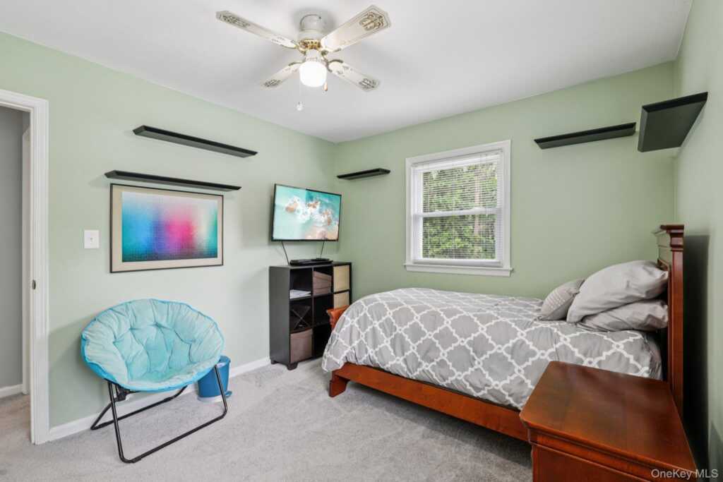 118 Standish Drive, Pearl River, NY 10965 - Photo 16 of 38