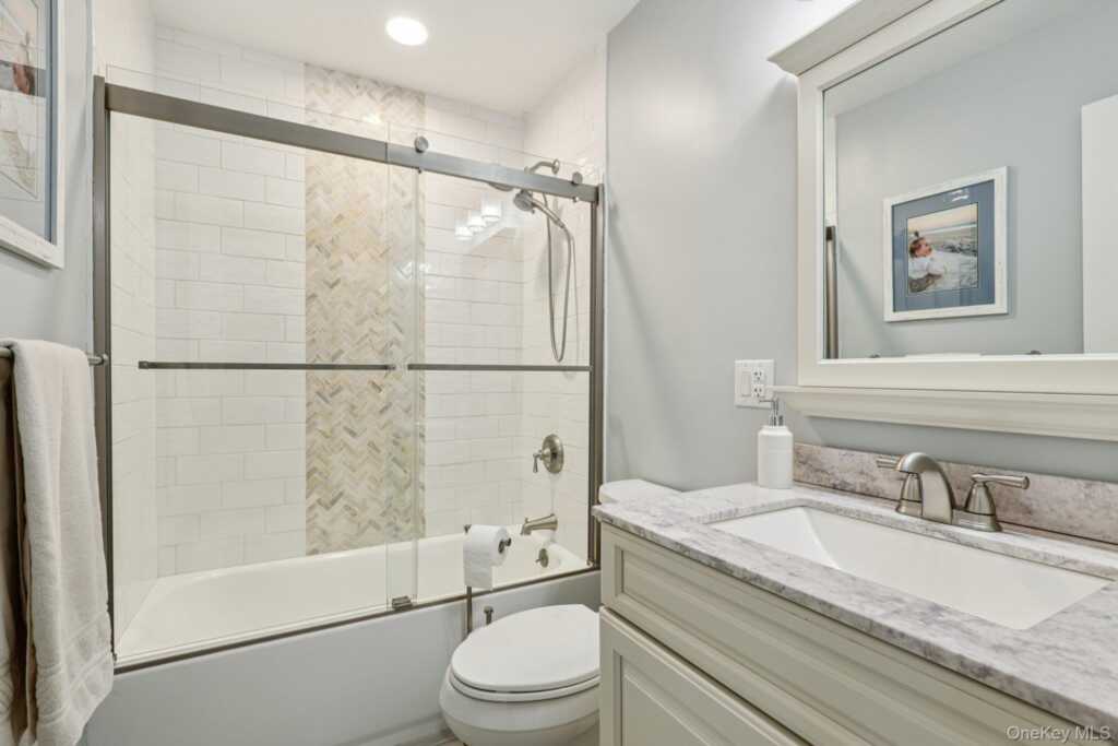 118 Standish Drive, Pearl River, NY 10965 - Photo 18 of 38