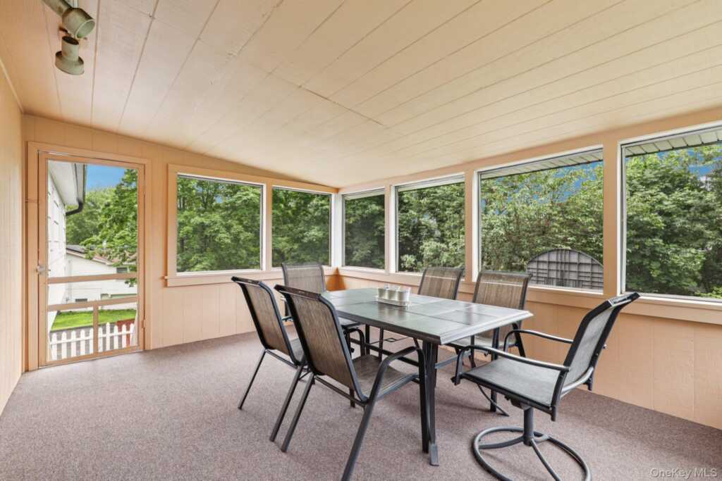 118 Standish Drive, Pearl River, NY 10965 - Photo 19 of 38