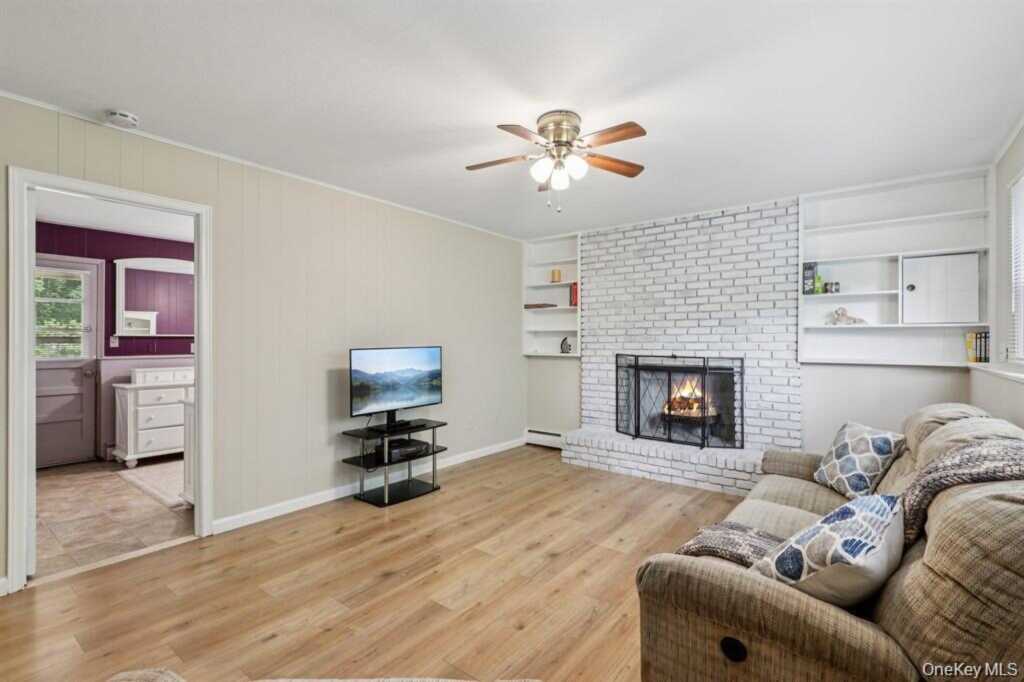 118 Standish Drive, Pearl River, NY 10965 - Photo 26 of 38