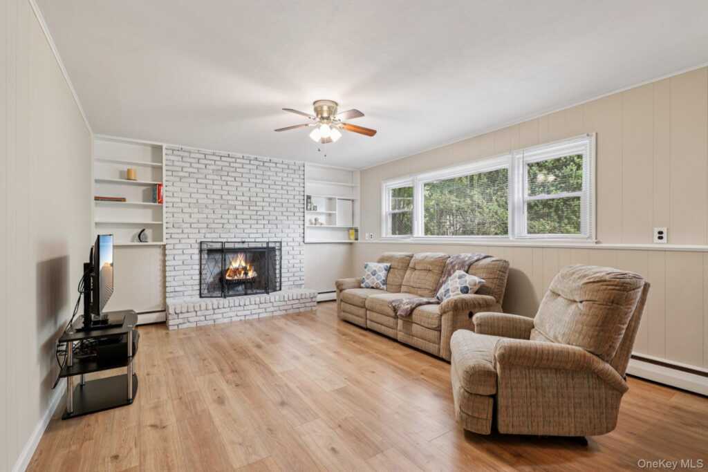 118 Standish Drive, Pearl River, NY 10965 - Photo 27 of 38