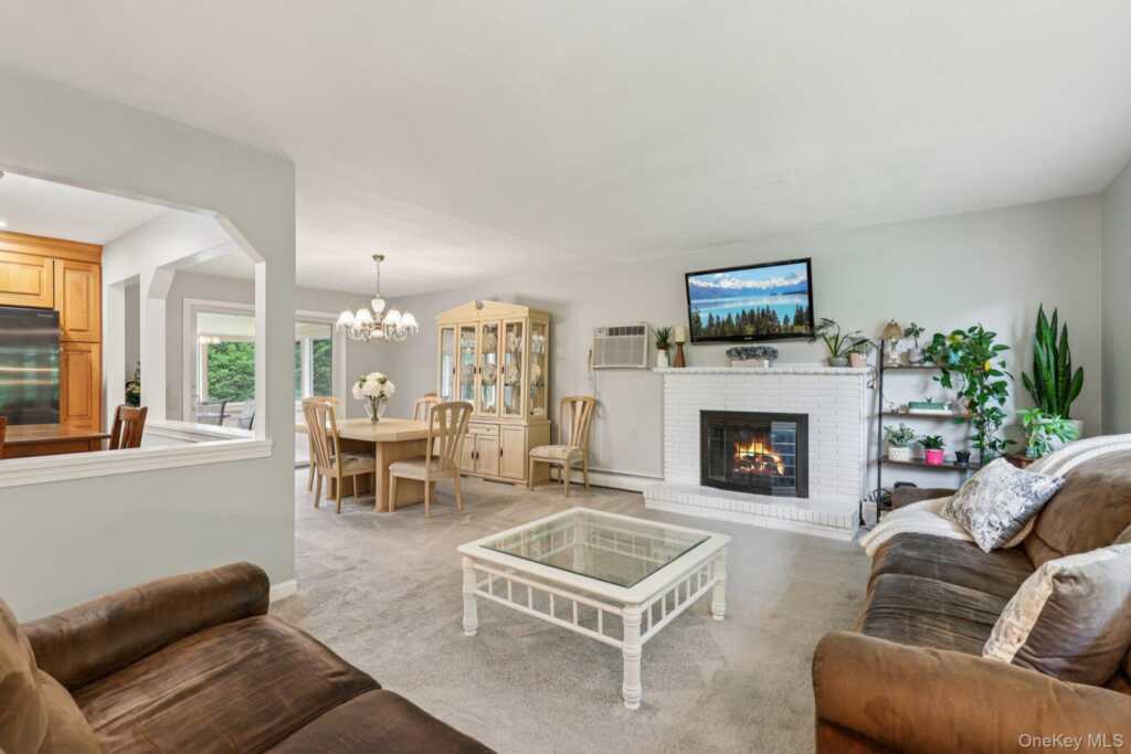 118 Standish Drive, Pearl River, NY 10965 - Photo 3 of 38