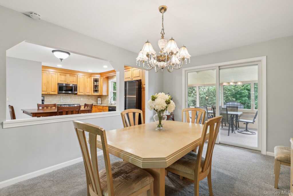 118 Standish Drive, Pearl River, NY 10965 - Photo 7 of 38