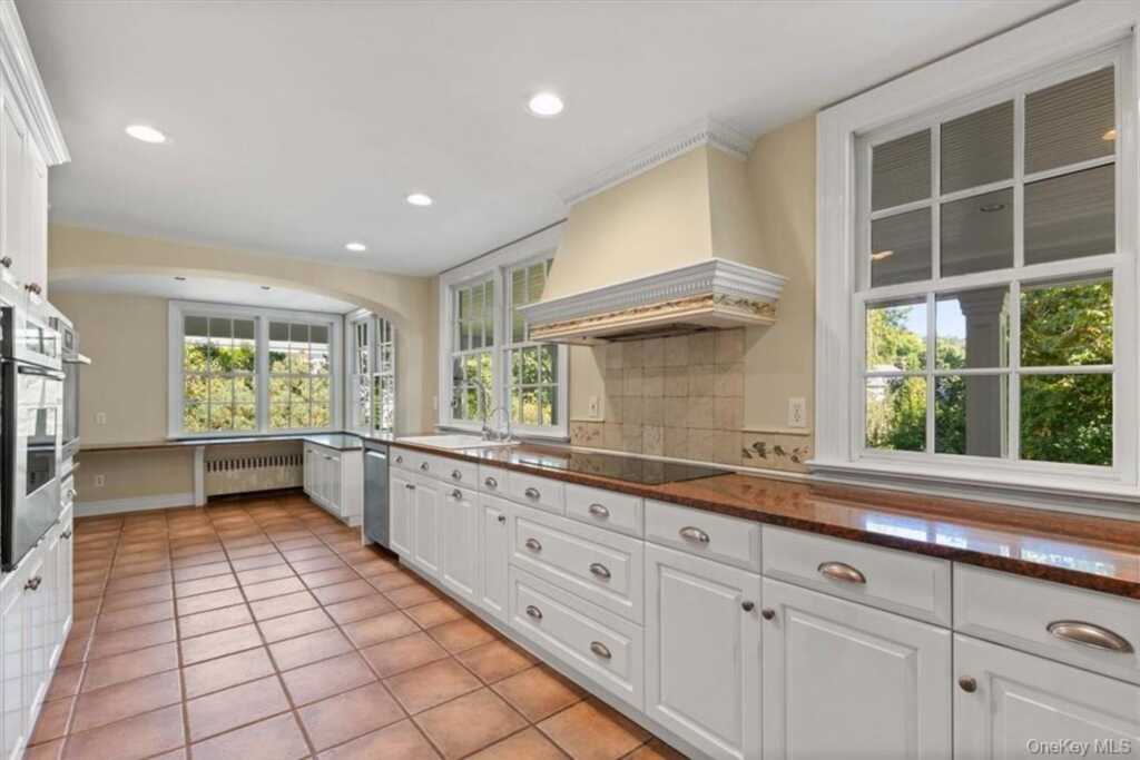 11 Billington Court, Rye, NY 10580 - Photo 10 of 39