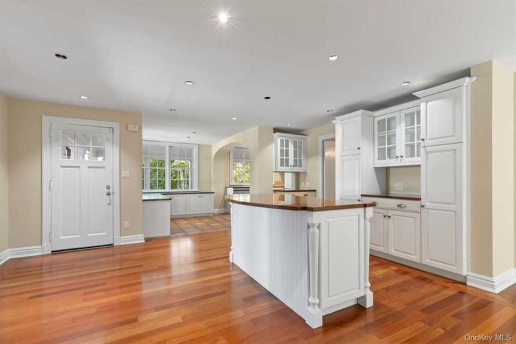 11 Billington Court, Rye, NY 10580 - Photo 13 of 39