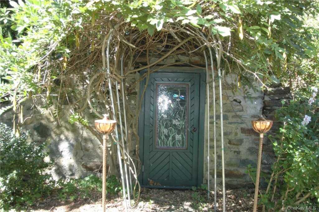 11 Billington Court, Rye, NY 10580 - Photo 32 of 39