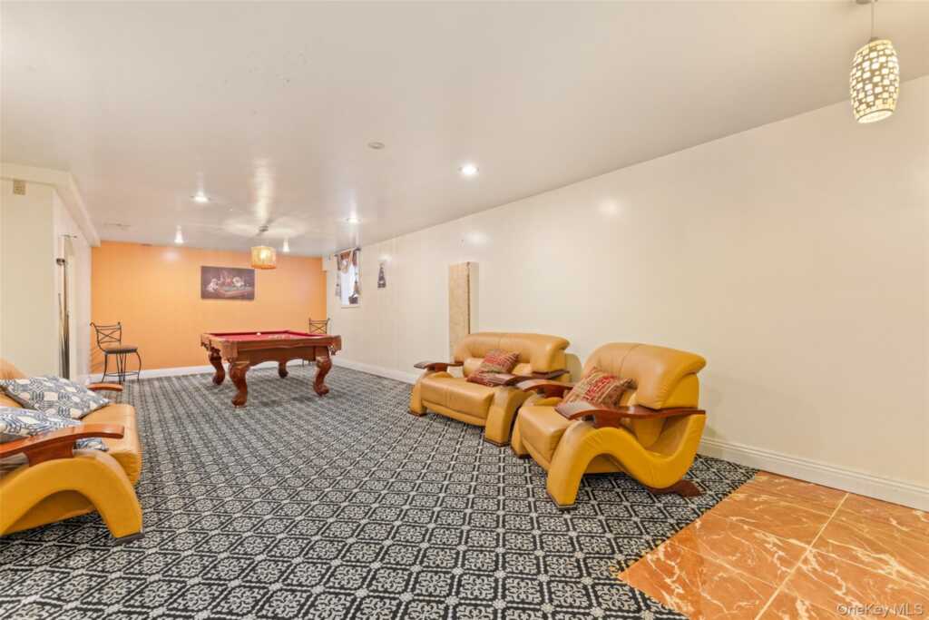 13 Mesa Place, Nanuet, NY 10954 - Photo 21 of 26