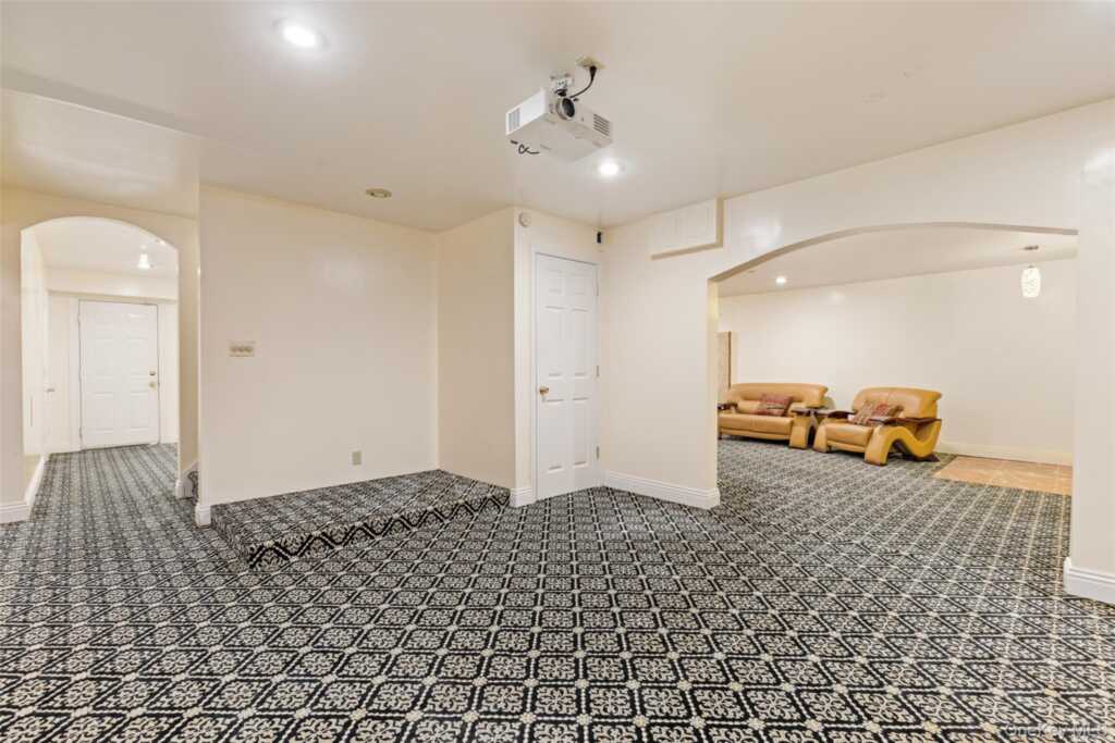 13 Mesa Place, Nanuet, NY 10954 - Photo 22 of 26