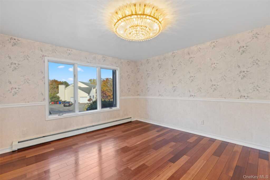 13 Mesa Place, Nanuet, NY 10954 - Photo 6 of 26