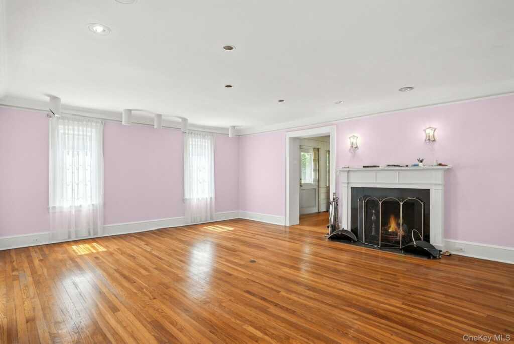 11 Robinhood Road, White Plains, NY 10605 - Photo 10 of 47