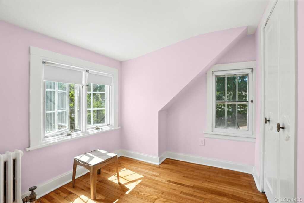 11 Robinhood Road, White Plains, NY 10605 - Photo 24 of 47