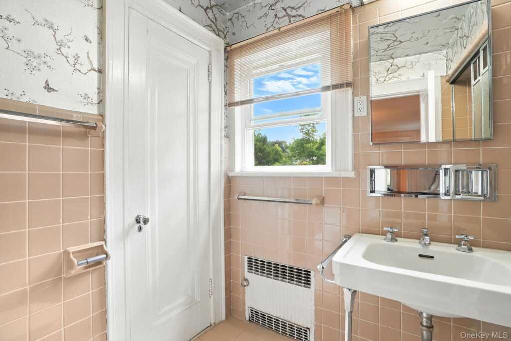 11 Robinhood Road, White Plains, NY 10605 - Photo 30 of 47