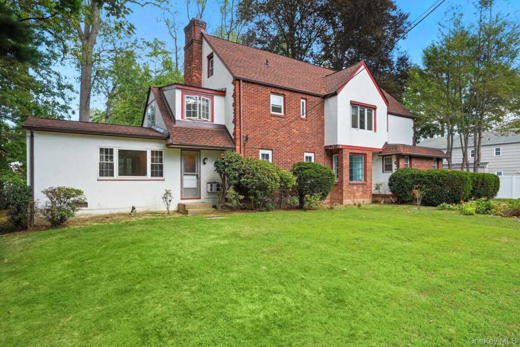 11 Robinhood Road, White Plains, NY 10605 - Photo 39 of 47