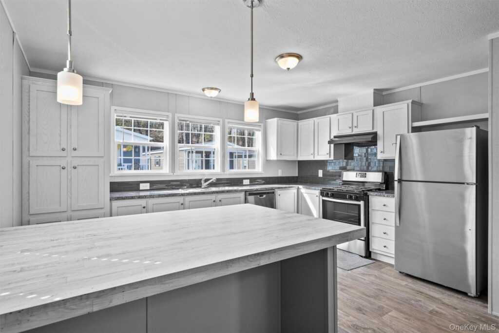 32 Ba Mar Drive, Stony Point, NY 10980 - Photo 2 of 31