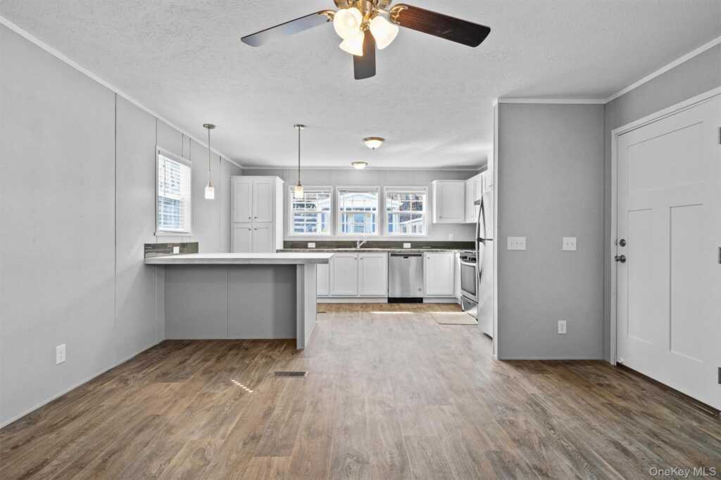 32 Ba Mar Drive, Stony Point, NY 10980 - Photo 4 of 31