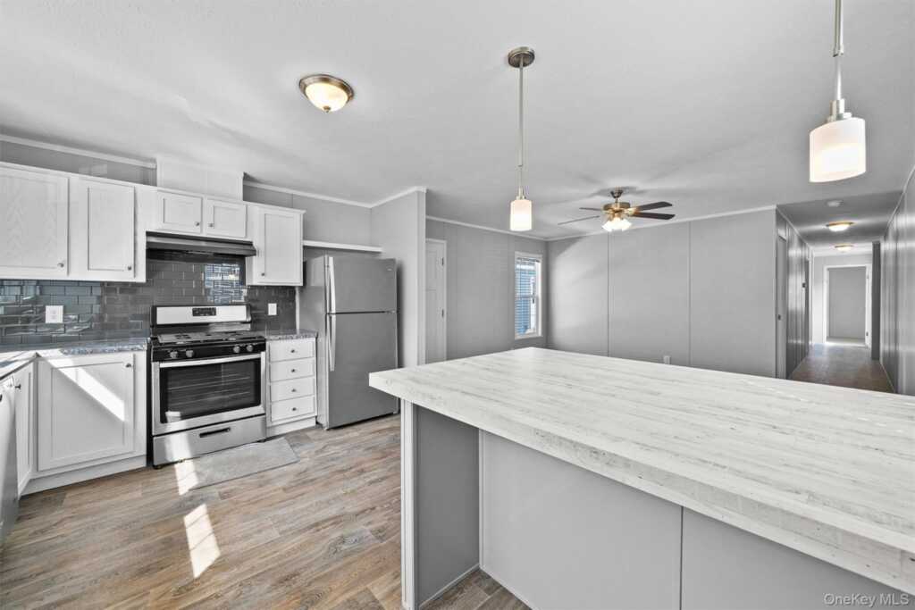 32 Ba Mar Drive, Stony Point, NY 10980 - Photo 5 of 31