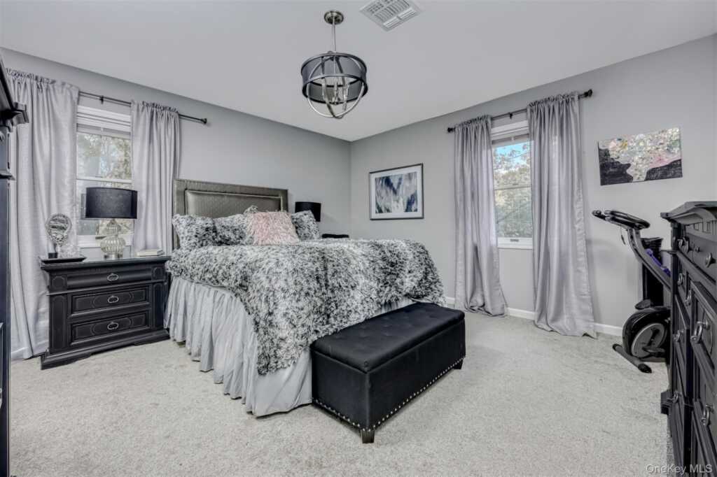 51 Woodland Drive, Suffern, NY 10901 - Photo 10 of 17