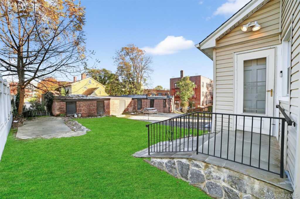 17 Mount Joy Place, New Rochelle, NY 10801 - Photo 19 of 21