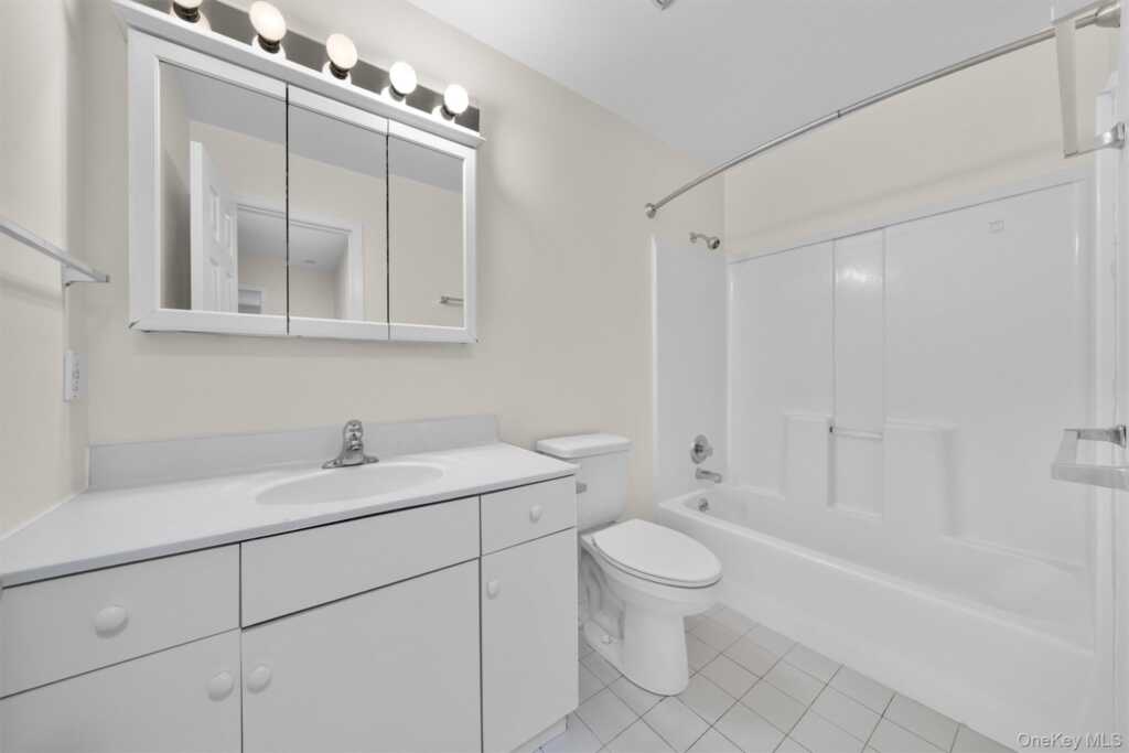 10-12 Chestnut Street, Unit #B303, Suffern, NY 10901 - Photo 23 of 36