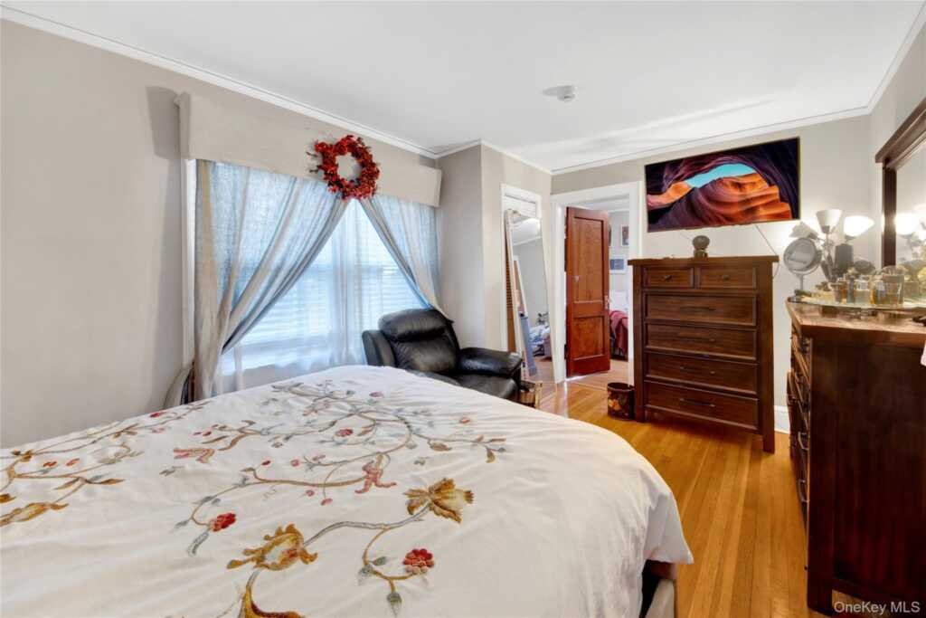 72 Park Avenue, White Plains, NY 10603 - Photo 8 of 33