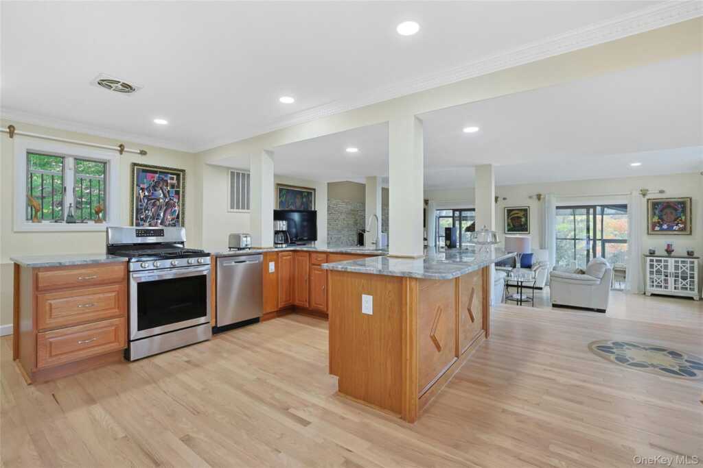 908 Route 9W, Nyack, NY 10960 - Photo 9 of 42