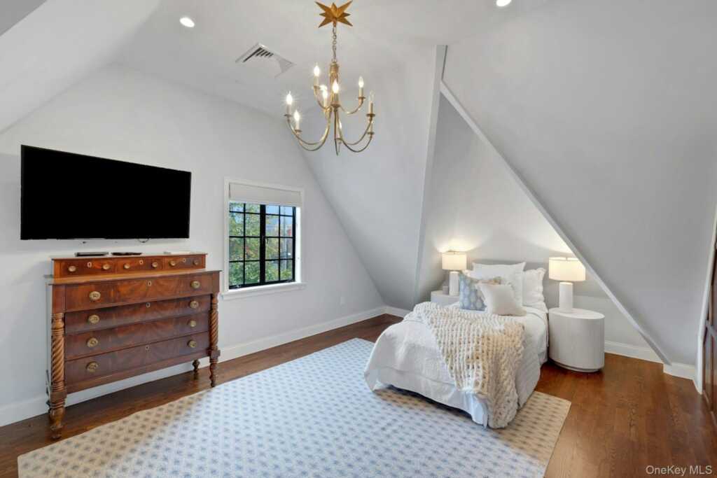 752 Forest Avenue, Rye, NY 10580 - Photo 37 of 50