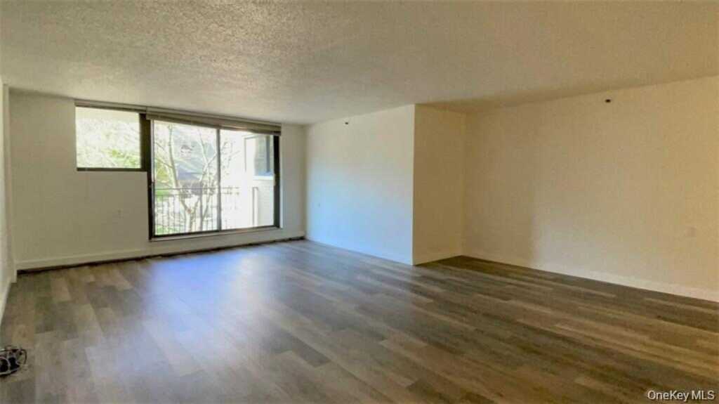 25 Rockledge Avenue, Unit #301, White Plains, NY 10601 - Photo 4 of 21