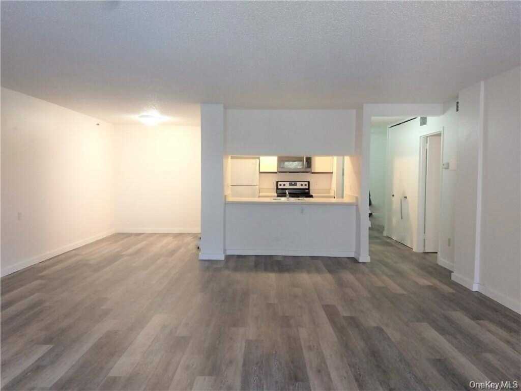 25 Rockledge Avenue, Unit #301, White Plains, NY 10601 - Photo 8 of 21