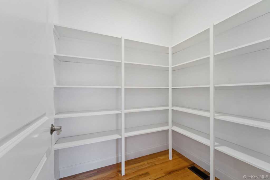 255 Congers Road, New City, NY 10956 - Photo 14 of 50