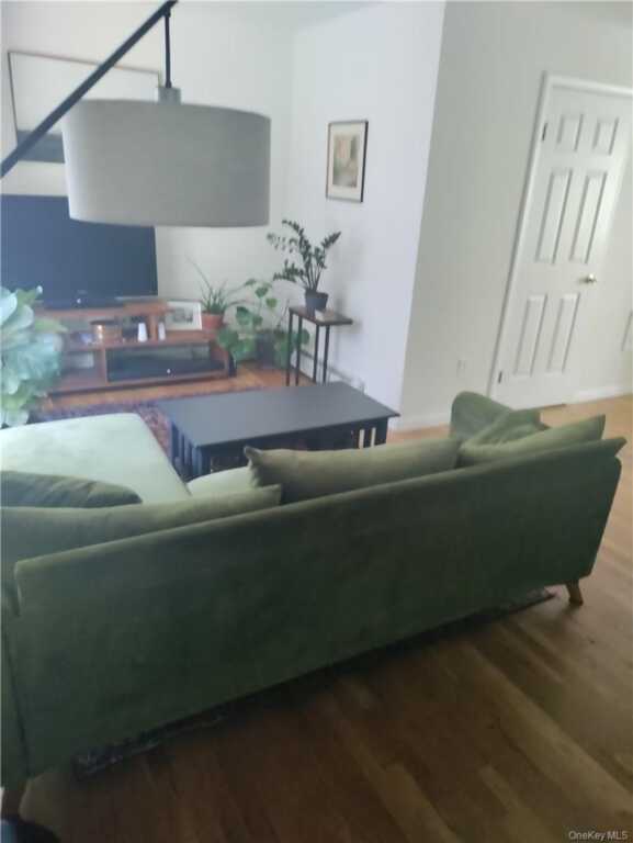 110 South Broadway Avenue, White Plains, NY 10605 - Photo 4 of 9