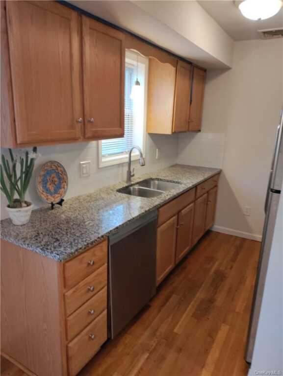 110 South Broadway Avenue, White Plains, NY 10605 - Photo 5 of 9