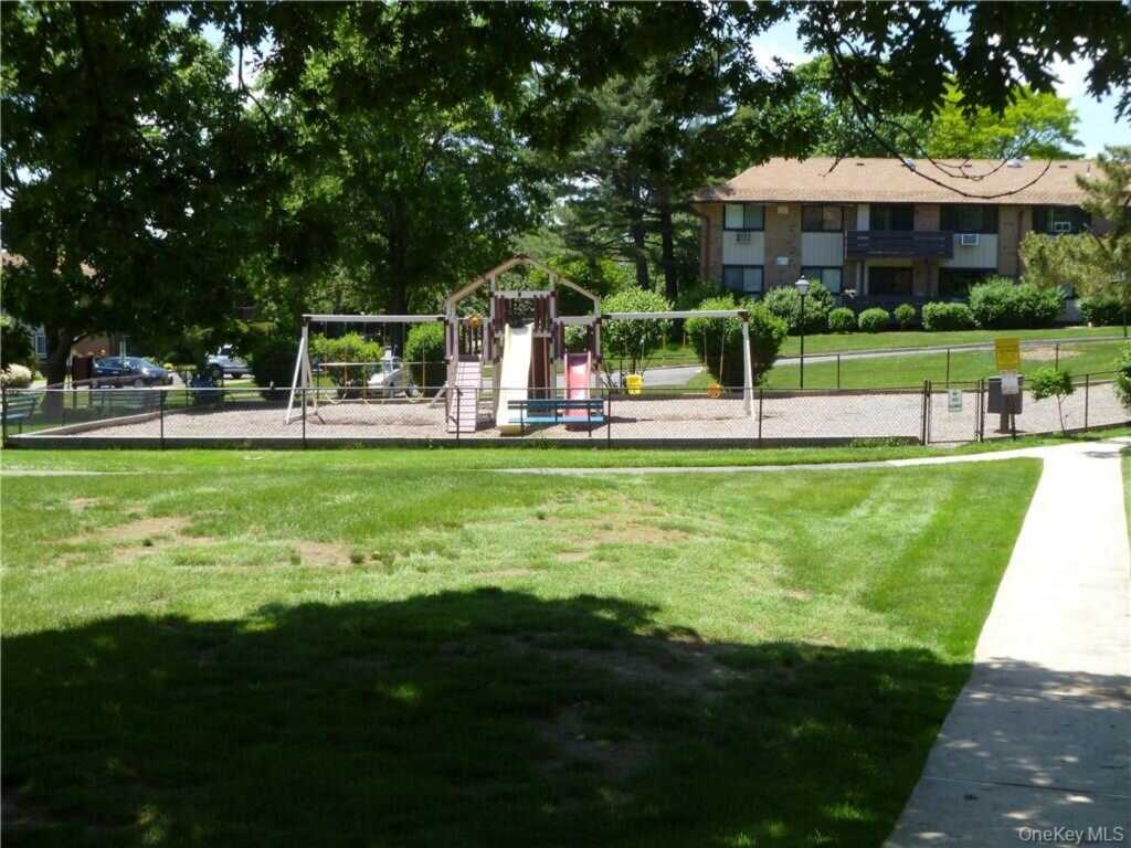 155 Sierra Vista Lane, Valley Cottage, NY 10989 - Photo 3 of 17