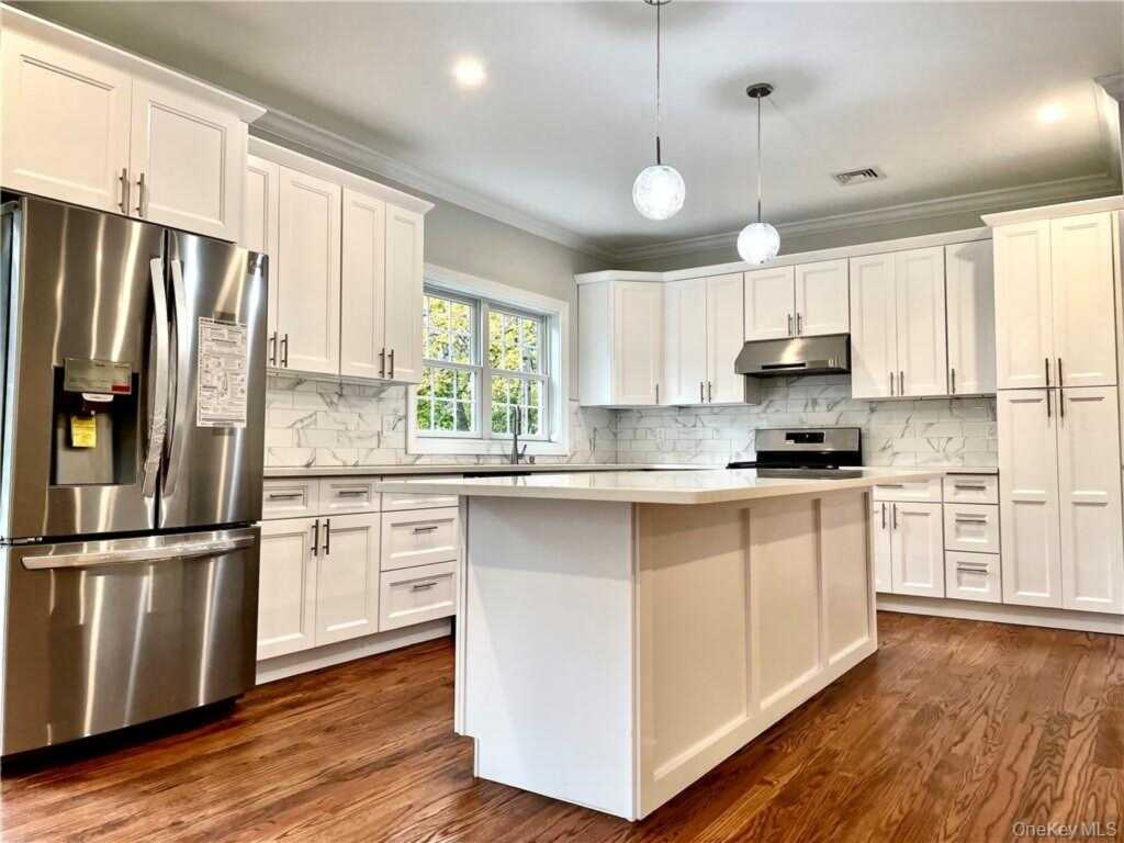 1 Kewanee Road, New Rochelle, NY 10804 - Photo 10 of 28