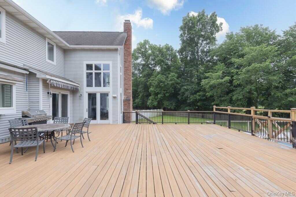 185 Spook Rock Road, Suffern, NY 10901 - Photo 33 of 37