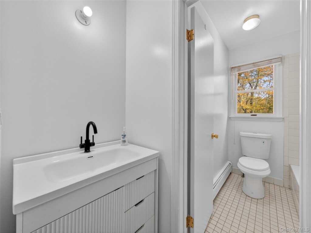 19 Paul Court, Pearl River, NY 10965 - Photo 15 of 36