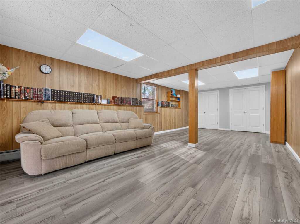 19 Paul Court, Pearl River, NY 10965 - Photo 21 of 36