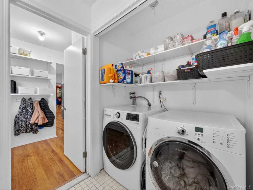 19 Paul Court, Pearl River, NY 10965 - Photo 24 of 36